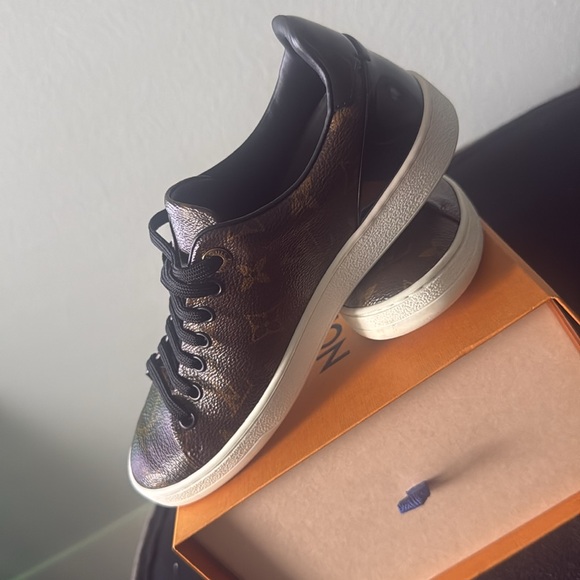 Front row sneakers. Wore them twice. - Picture 2 of 6